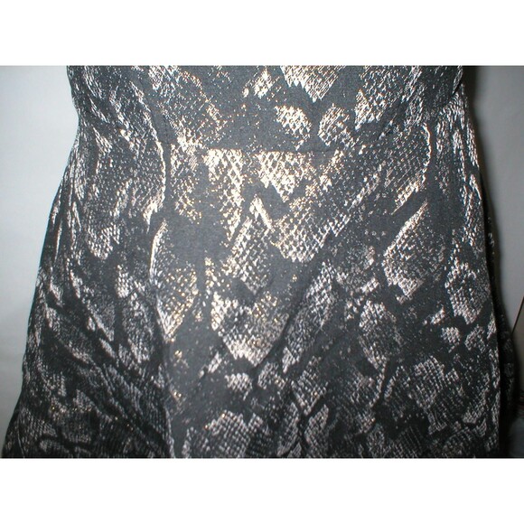 New Express $118 Womens Strapless Metallic Gold Black Snake Fit Flare Dress 8 - Picture 6 of 12